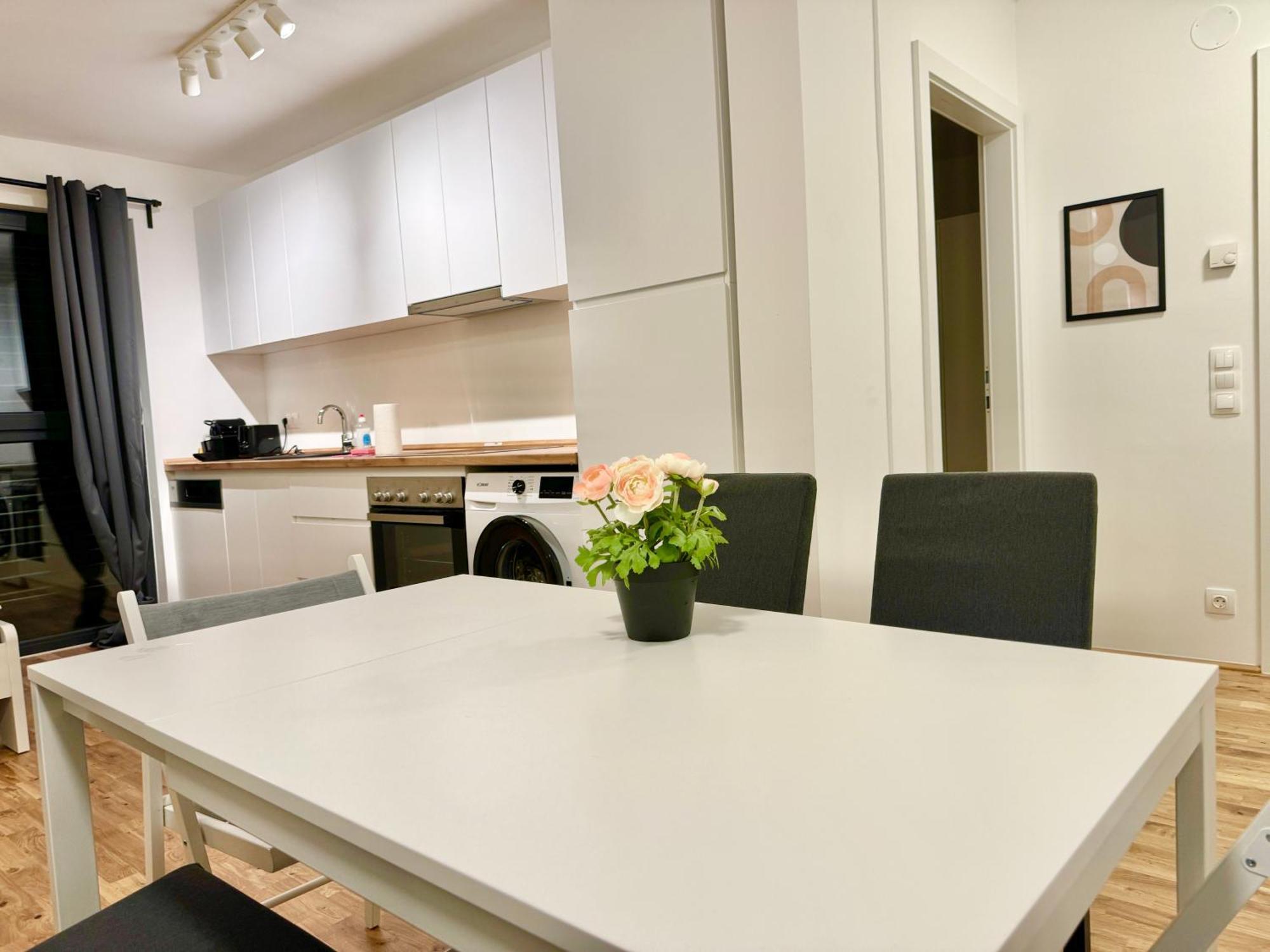 Modern Apartment With Balcony & Free Parking - Nearby Metro Vienne Extérieur photo